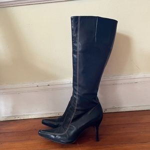 Martinez Valero Women’s leather boots size 8 Black with White Stitching VGUC